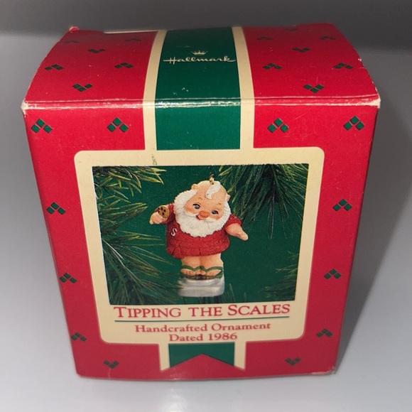 Four Vintage Hallmark Ornaments - Picture 6 of 9